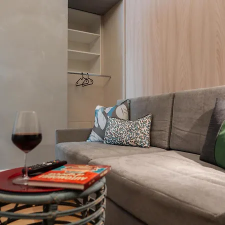 Black Stones Li Cuti *